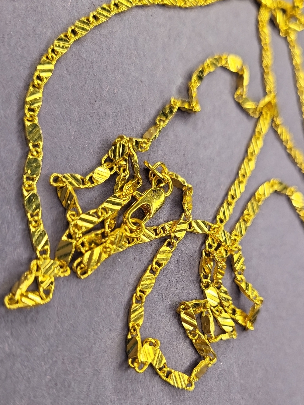 Elegant Gold-Tone Women's Chain Necklace